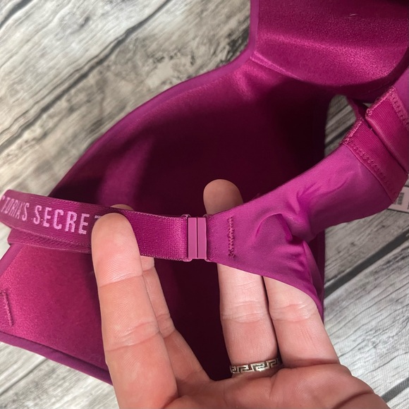 Victoria's Secret Purple Bra with Branded Straps - Picture 7 of 9